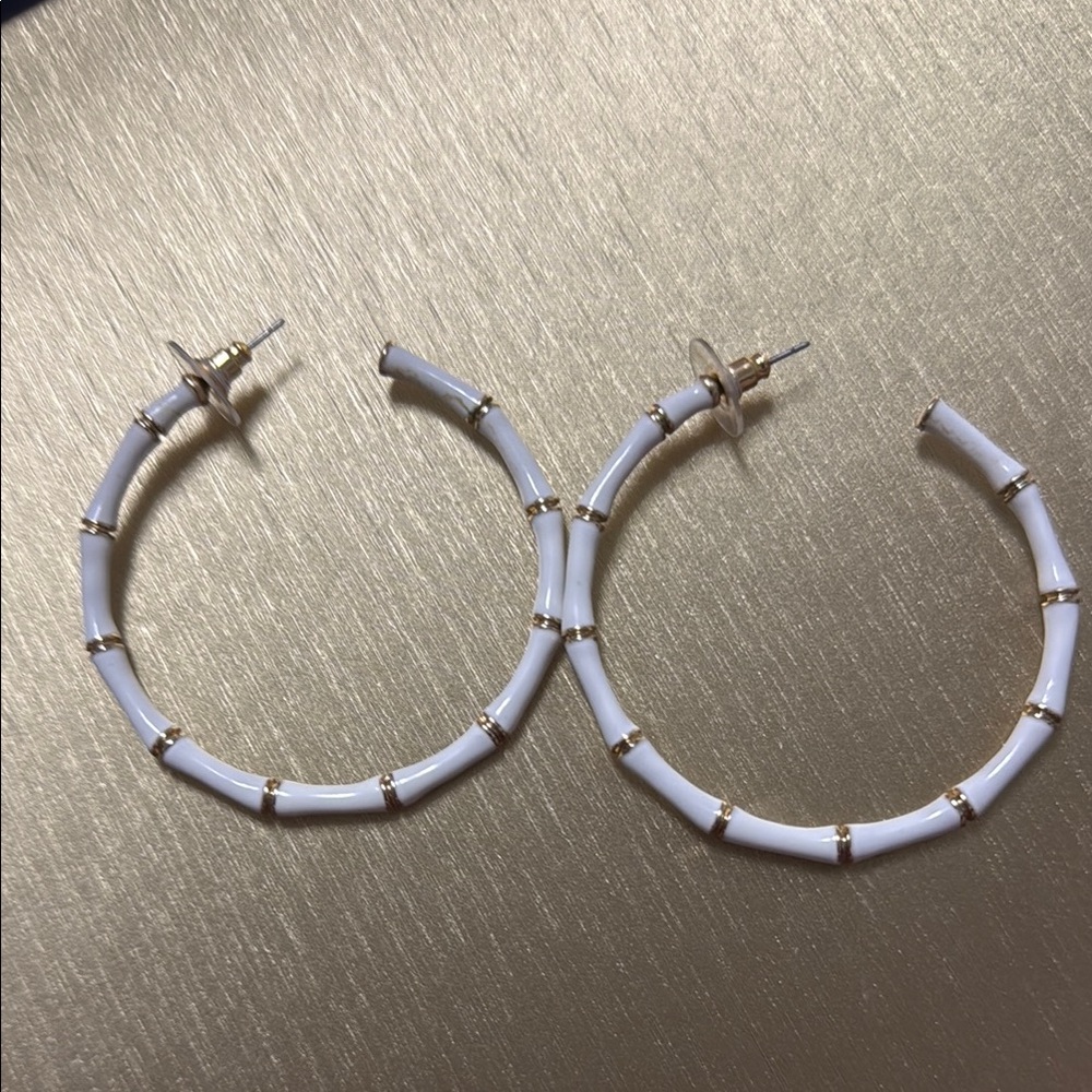 Park Lane White and Gold Geometric Earrings.